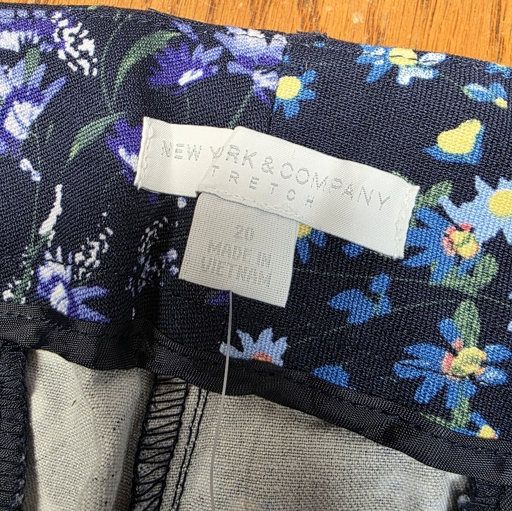NWT New York & Company Slim Ankle Navy Blue Floral Plus Size 20 Pants - Picture 7 of 10